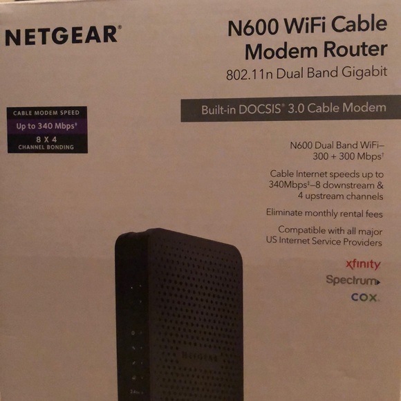 NETGEAR N600 WiFi Cable Modem Router (C3700) - Picture 2 of 3
